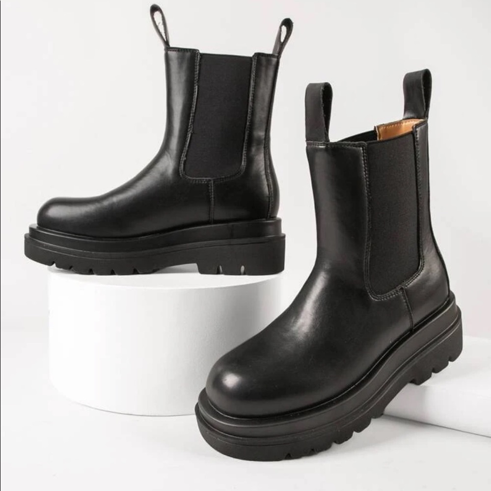 Black high top Chelsea boots